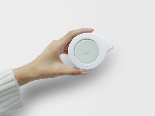 WU Fan,HONG Sizhan One hand- Ruler designed for one hand disabled